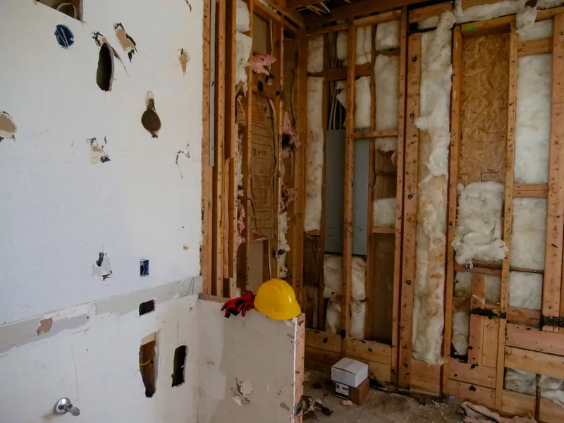 Pose d'un isolant sur paroi et plafond — Brest